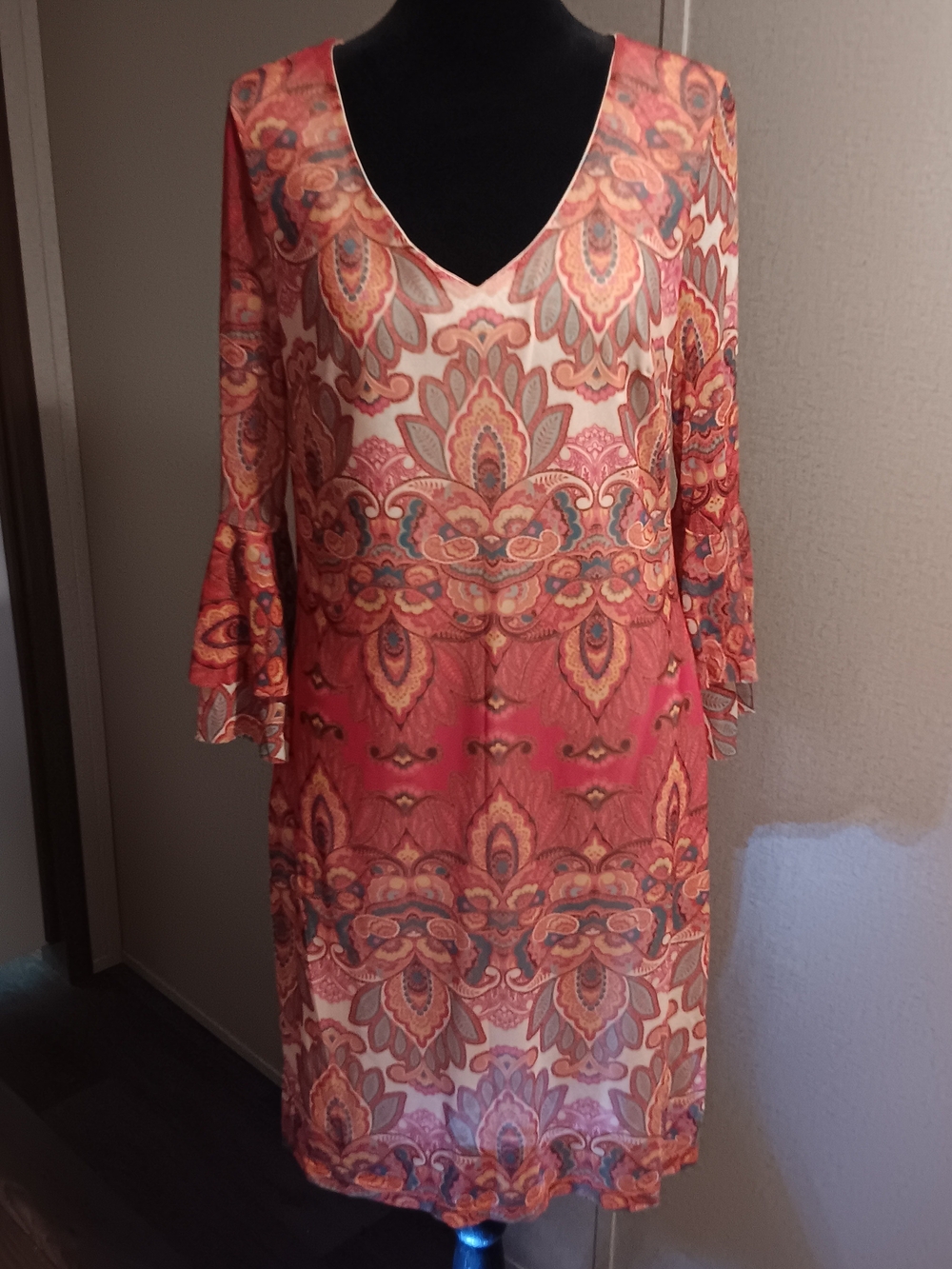 Allison Brittney 🍑 Coral and Tan Paisley Long Sleeve Dress